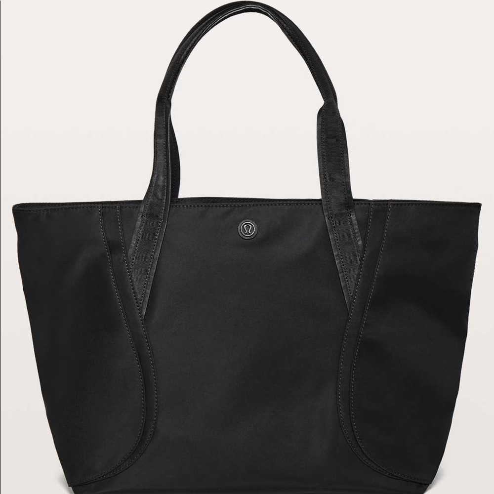 lululemon Out of Range Tote 20L